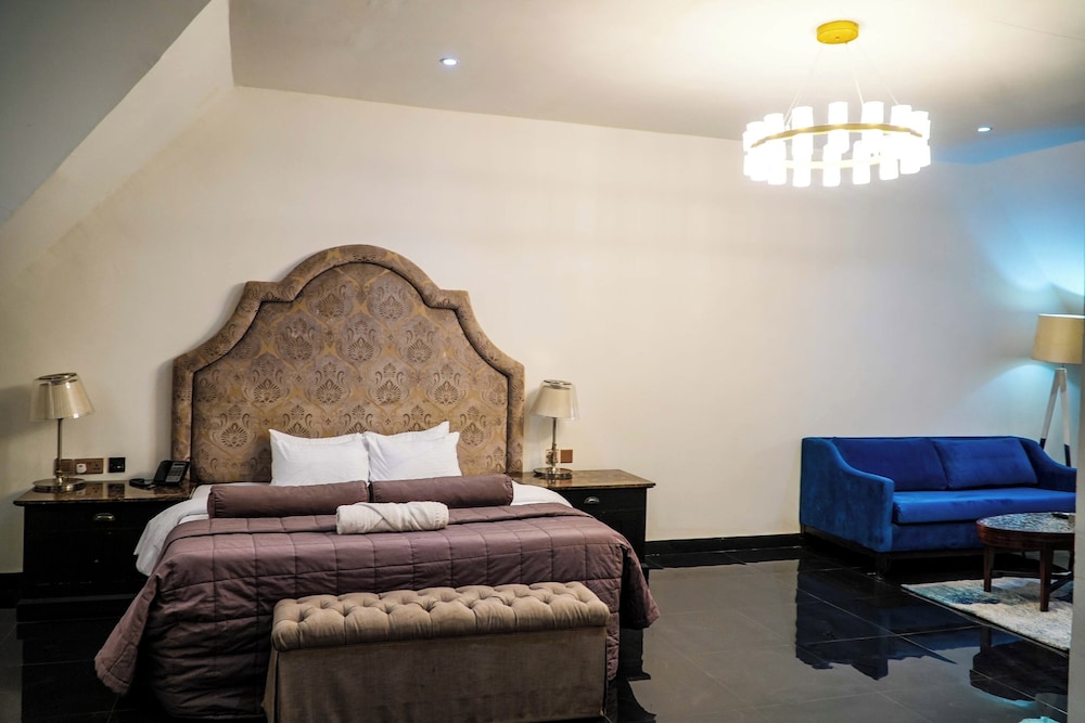 Grand Towers Hotel 39/50