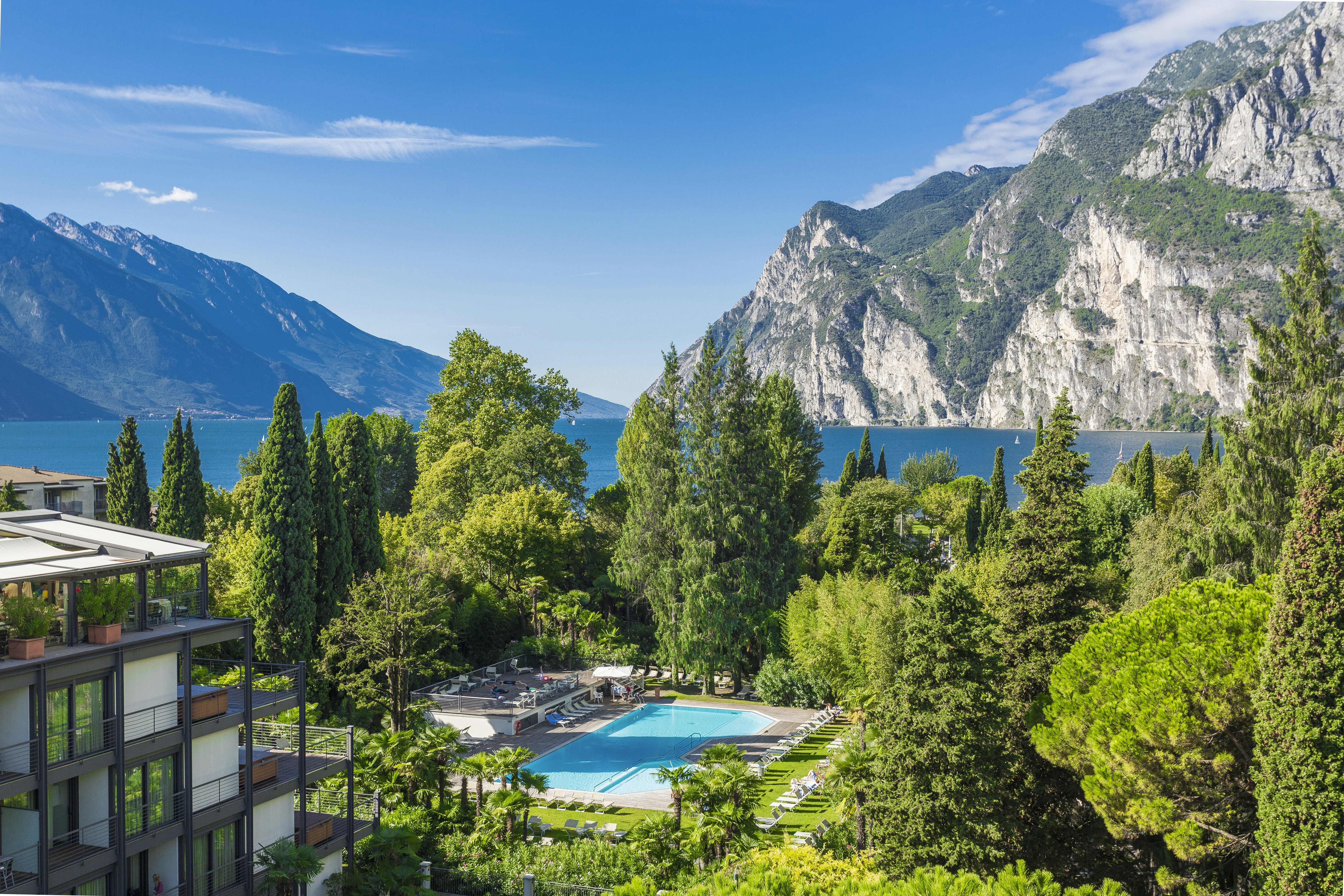 Du Lac et Du Parc Grand Resort 74/79