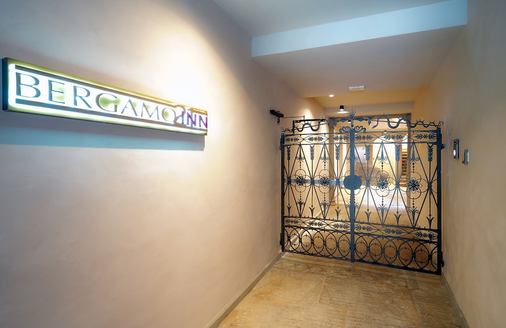 Bergamo Inn 21 3/29