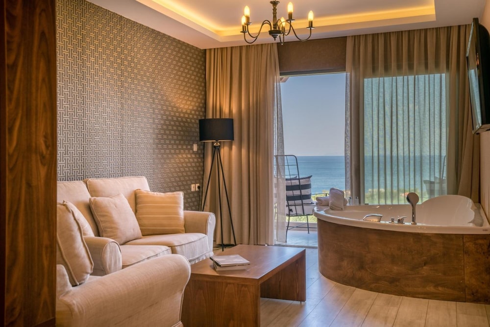 Elegance Luxury Executive Suites - Adults Only 38/58