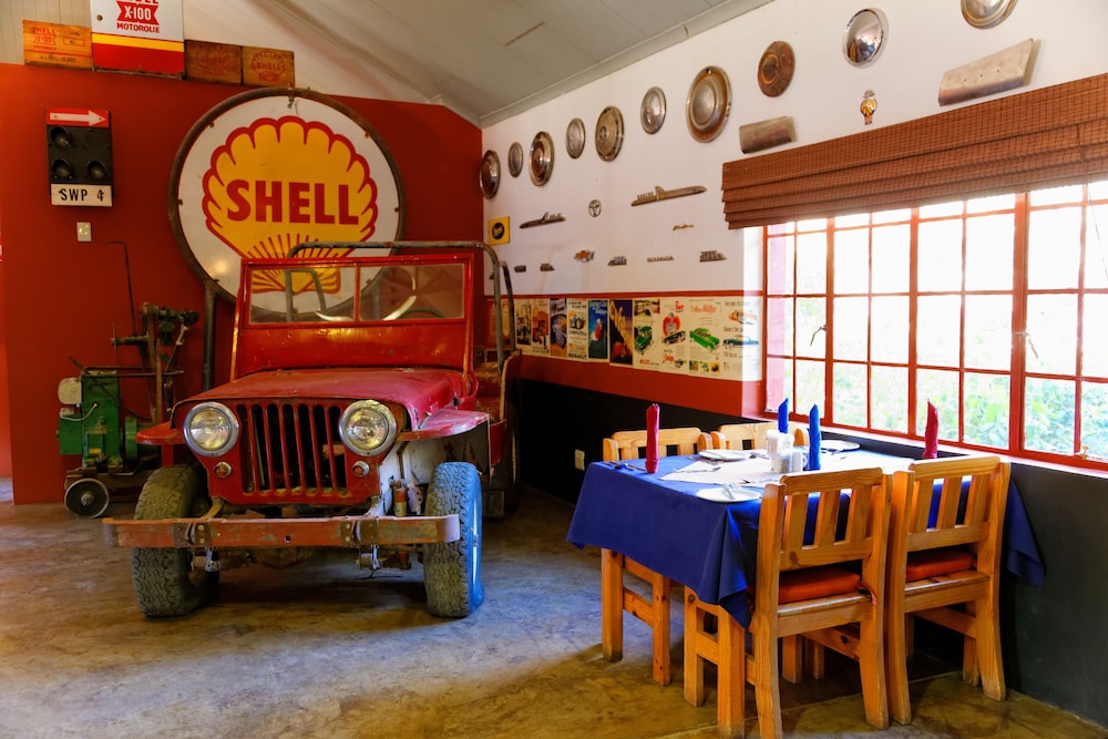 Canyon Roadhouse 24/43