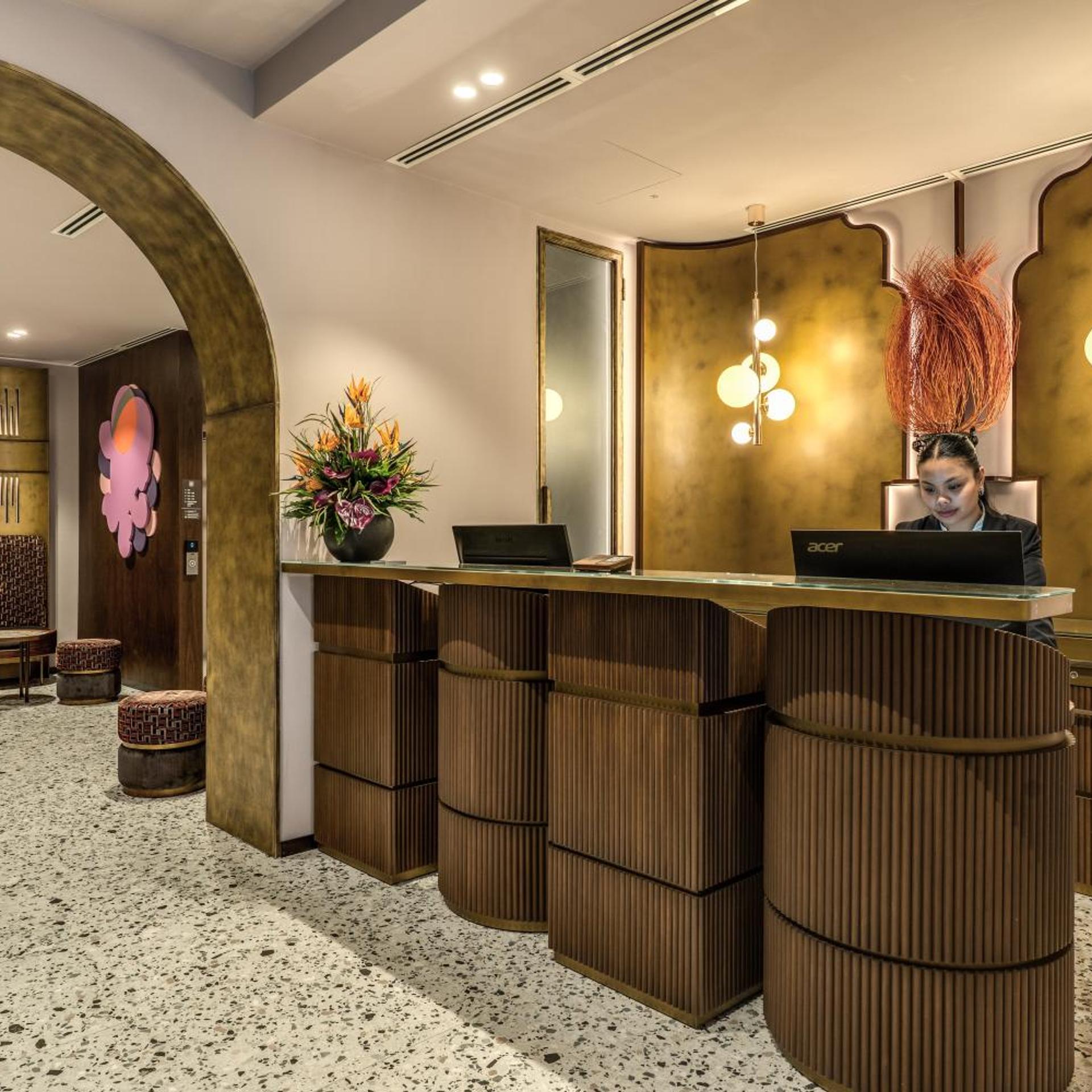 THE STEPS Hotel by Eitch Collection 1/50