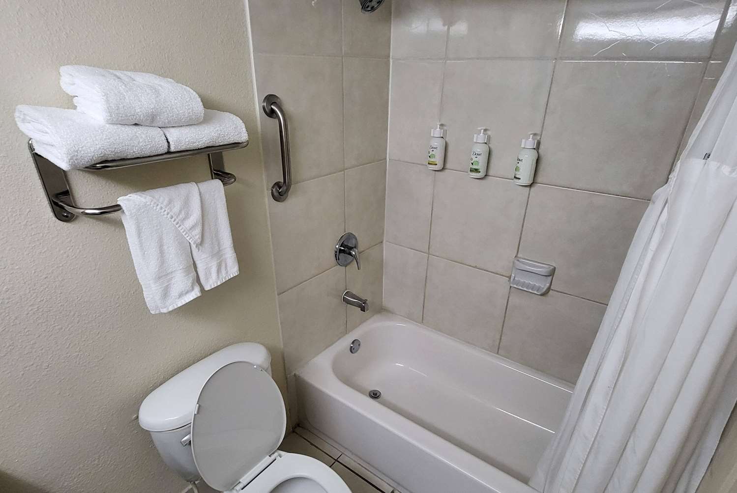 Ramada By Wyndham Houston Intercontinental Airport East 32/33