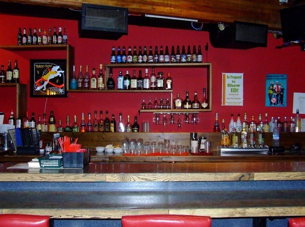 Yukon Inn 44/52