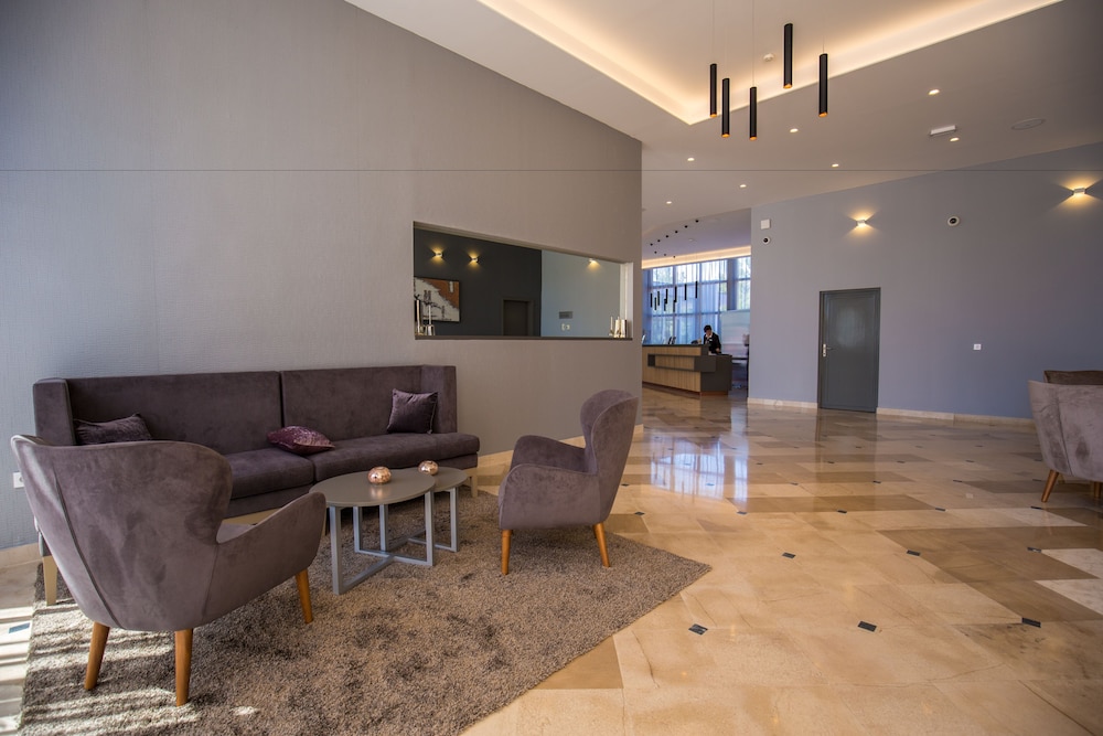 Arena Hotel Holiday 24/50