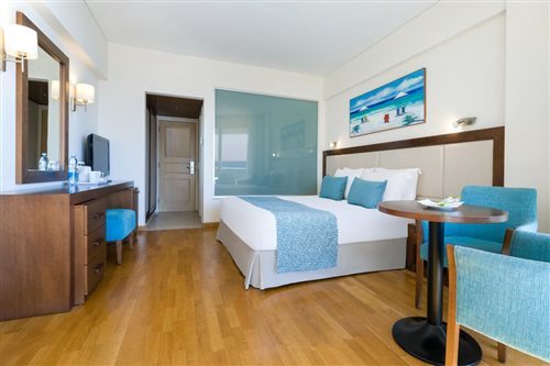 Room, Double or Twin Bed, Lateral Side Sea View, Balcony