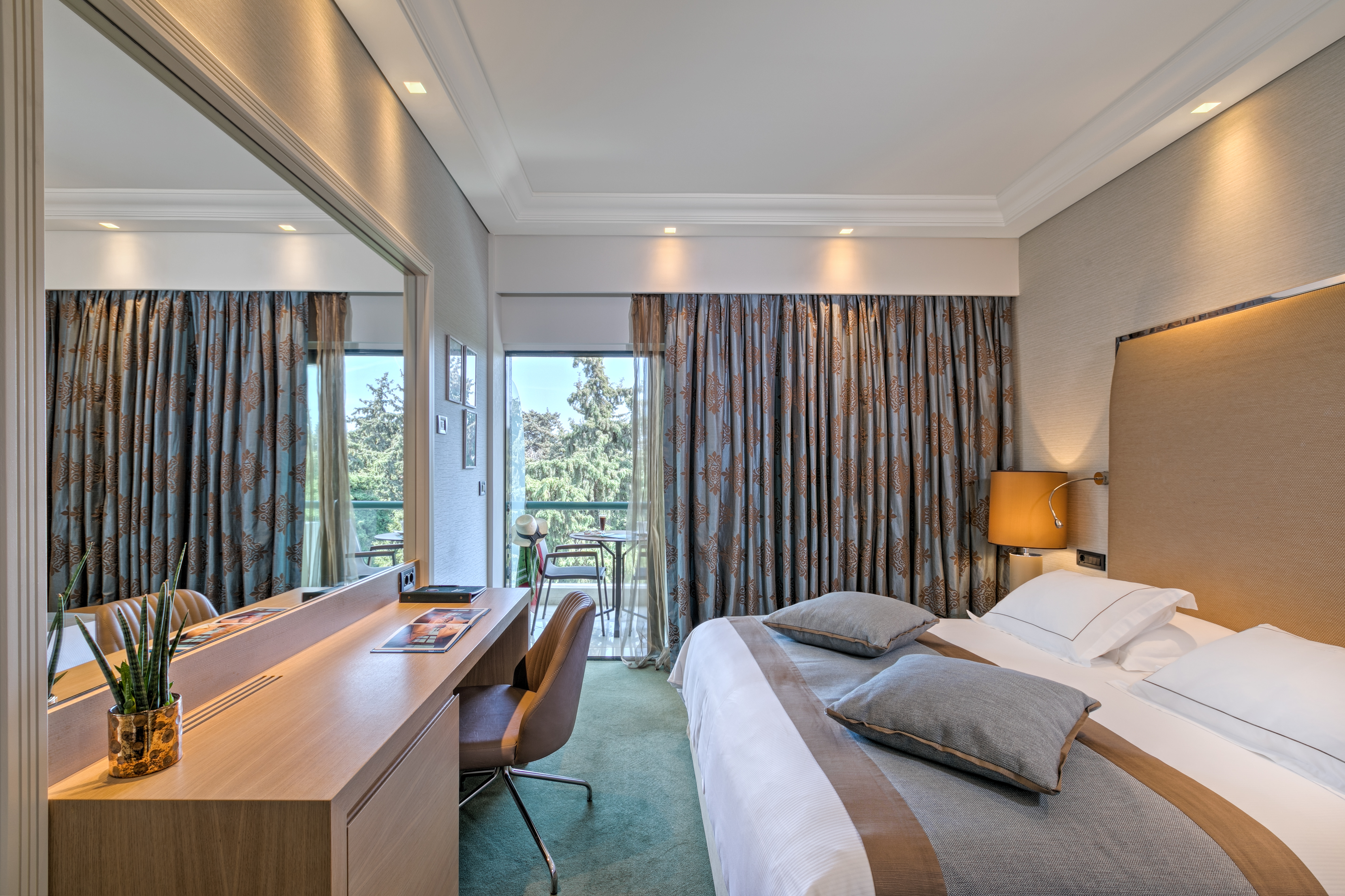 Deluxe, Double or Twin Bed