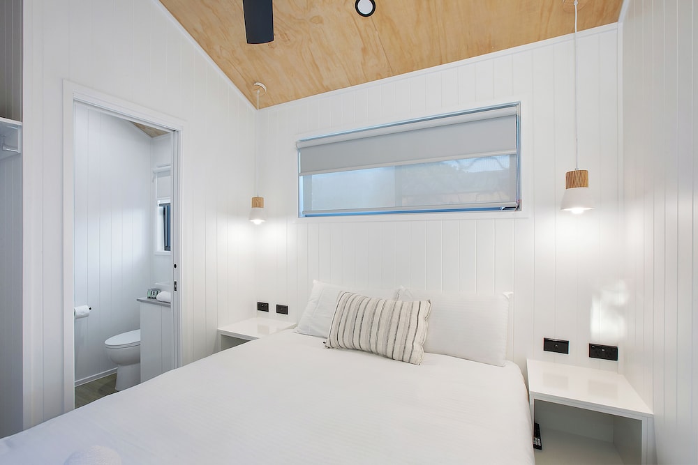 Tiny Home, Premium, Queen Bed، Reflections Holiday Parks Scotts Head 2/5
