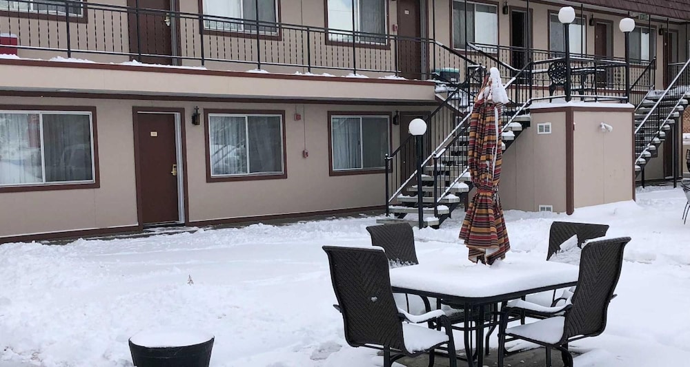 Bristlecone Motel 36/50