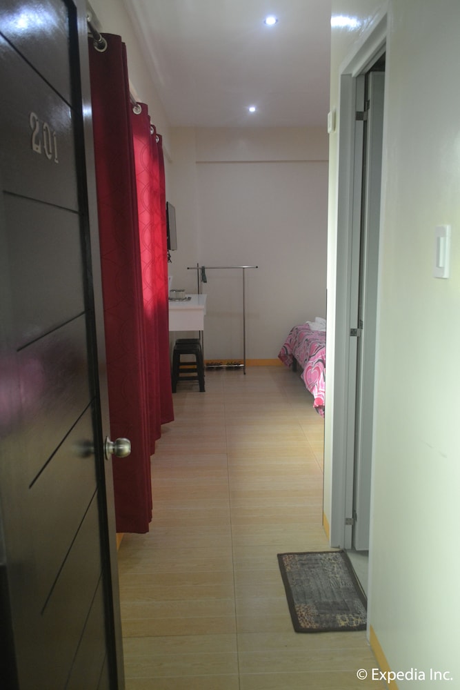 Aroha Hotel 29/39