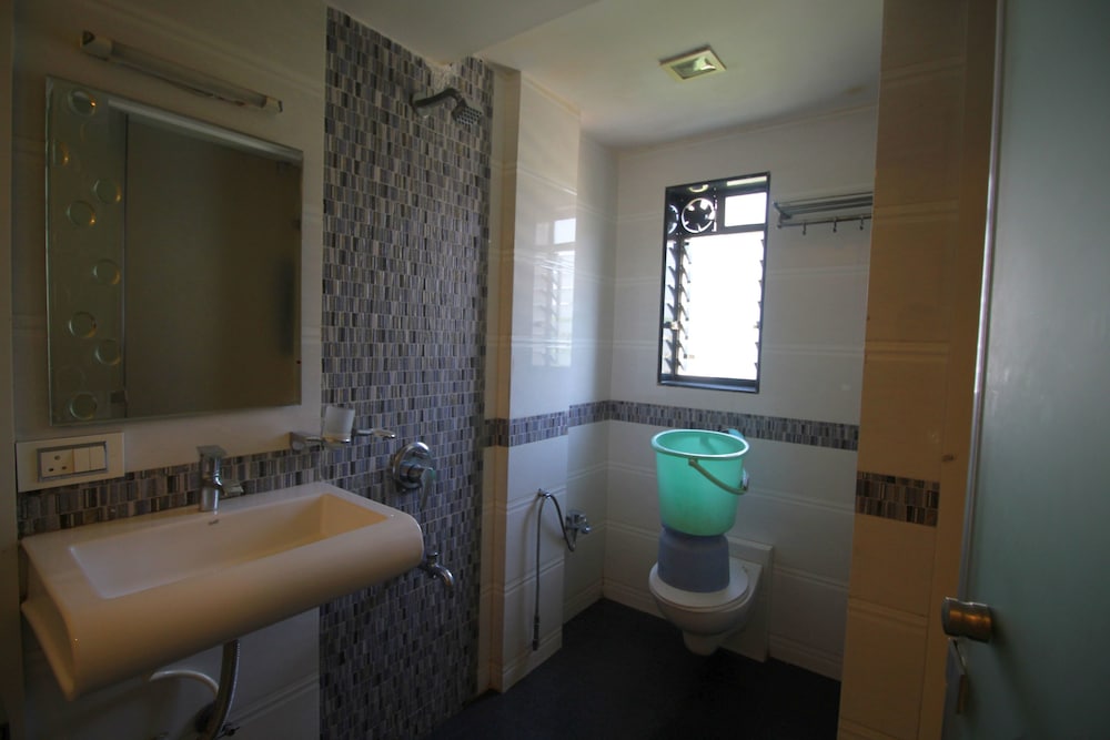 HOTEL NAVI MUMBAI 39/40