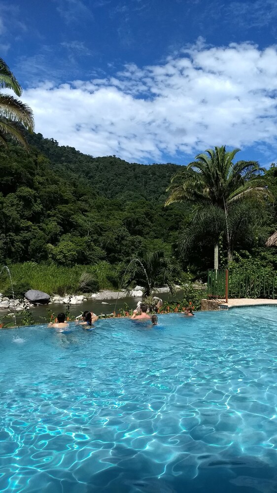 Villas Pico Bonito 60/66