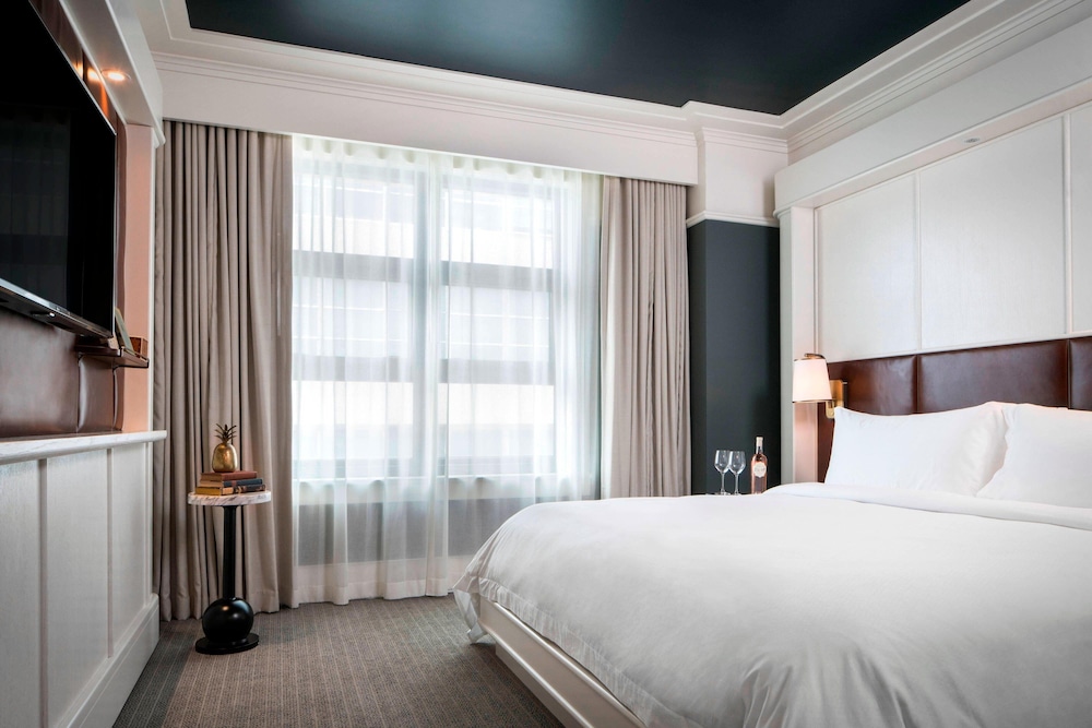 STANDARD, KING BED, ACCESSIBLE