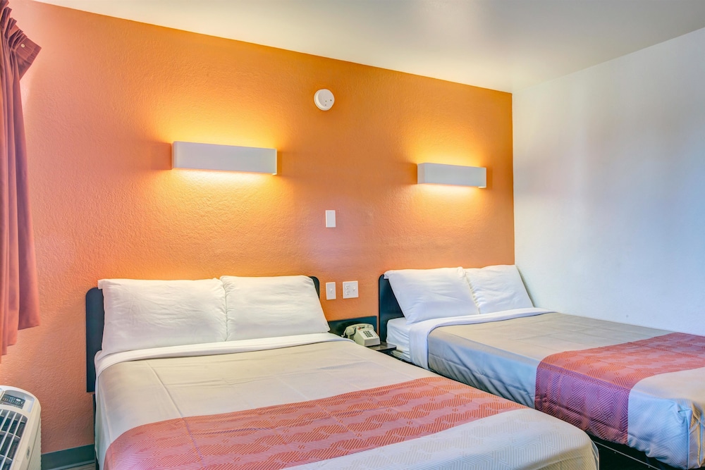 Motel6 Murfreesboro, TN 29/59