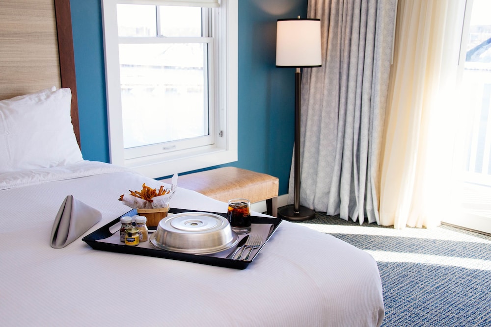 The Inn At Harbor Shores 16/48