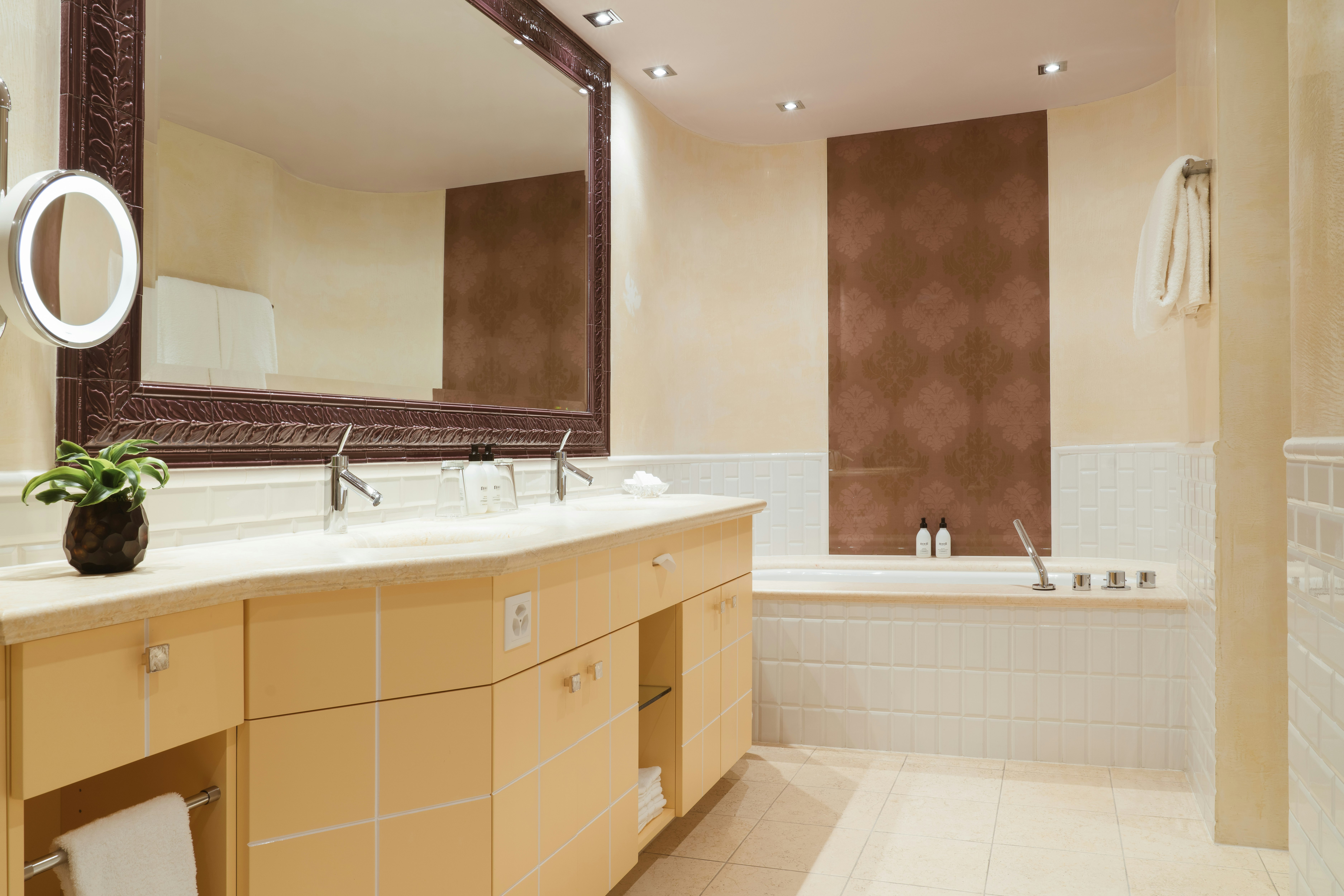 Carlton Hotel St Moritz 50/50