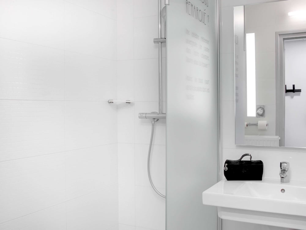 ibis Styles Clermont Ferrand Gare 8/72