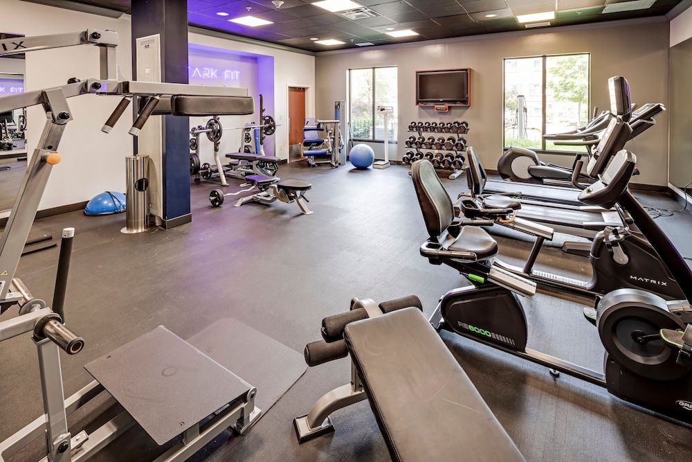 Holiday Inn Express Hotel Suites Columbus Univ Area Osu 34/62