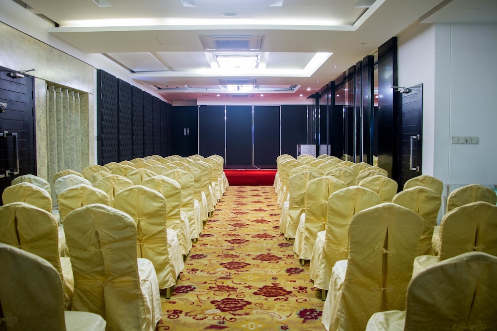 Galesia Hotel and Resort Ltd 34/48