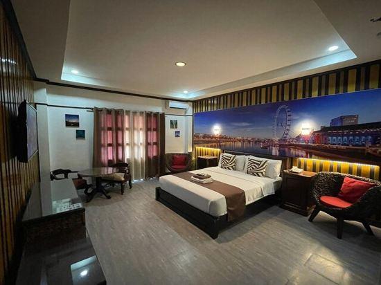 Prime, Deluxe, 1 Queen and 1 Single Bed