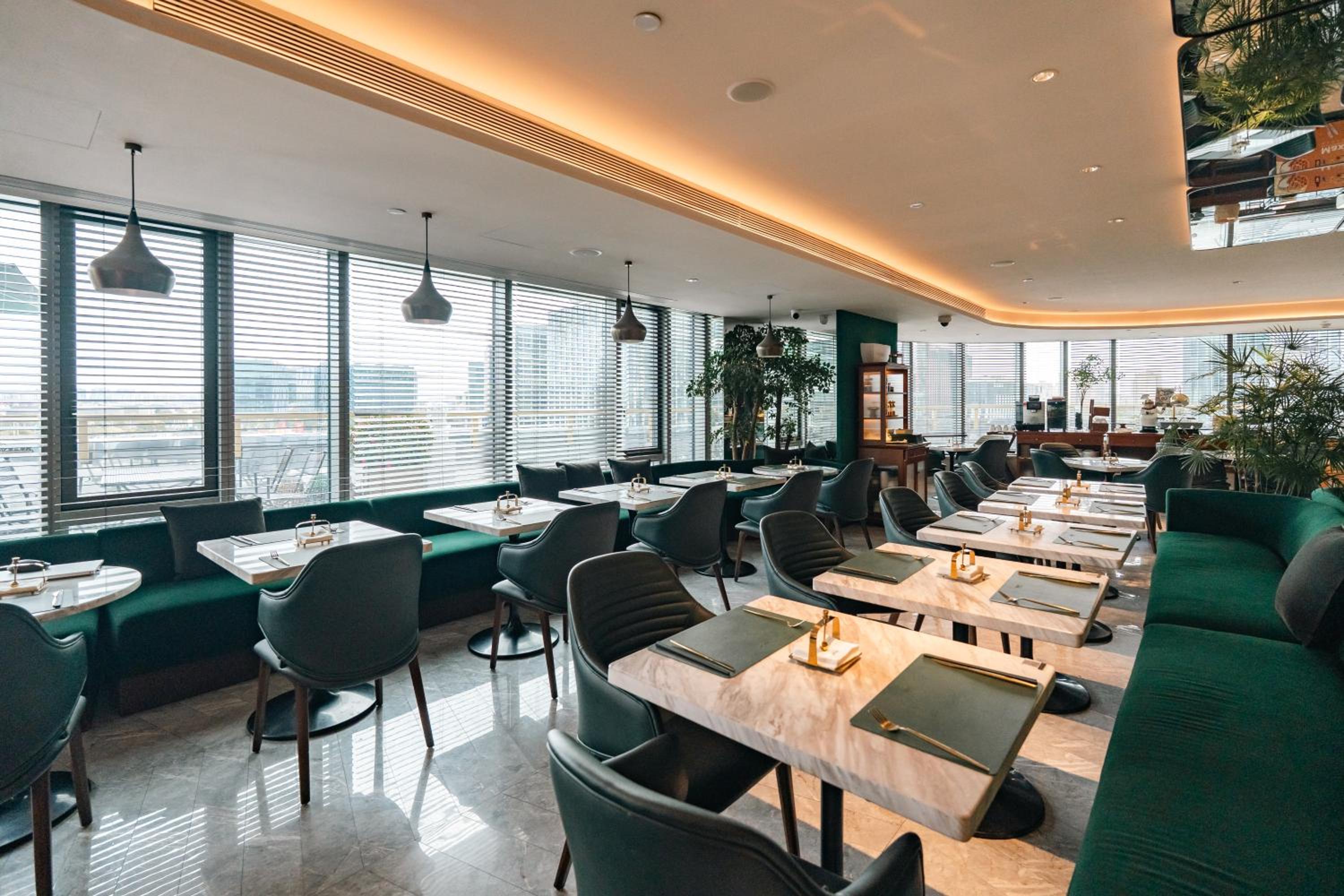 MaxX by Steigenberger Shanghai Hongqiao 35/48