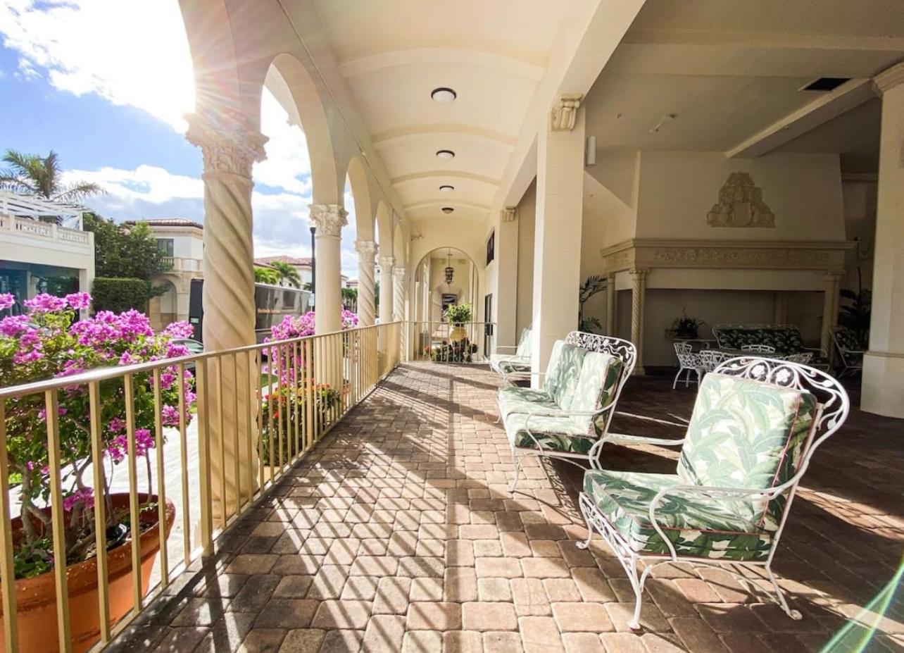 Hemingway Suites at Palm Beach Hotel Island 25/50