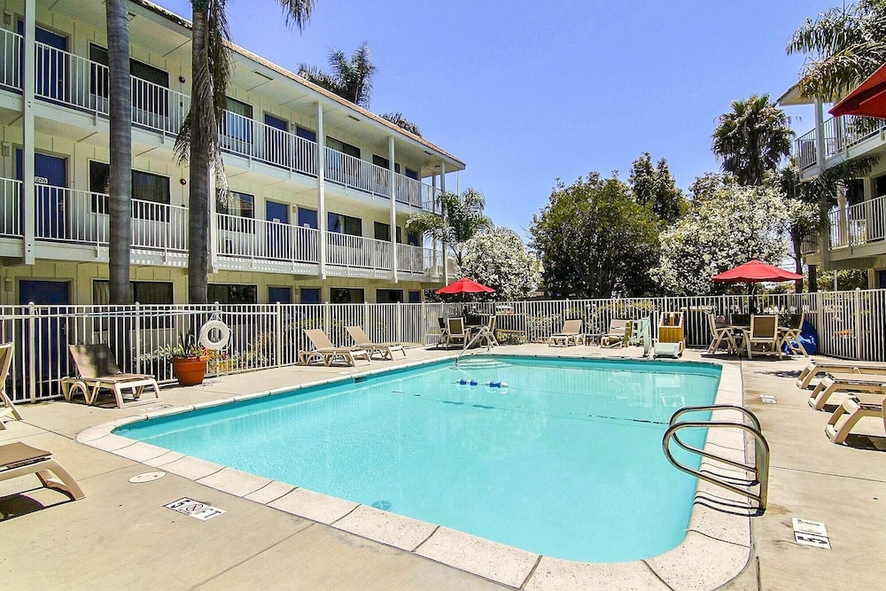Motel6 Carpinteria, CA - Santa Barbara - North 8/59