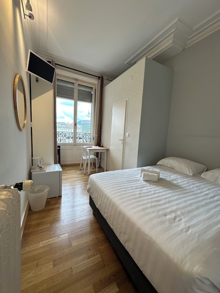 STANDARD, SINGLE BED
