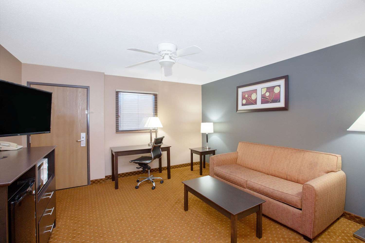 Baymont by Wyndham Coralville 26/37