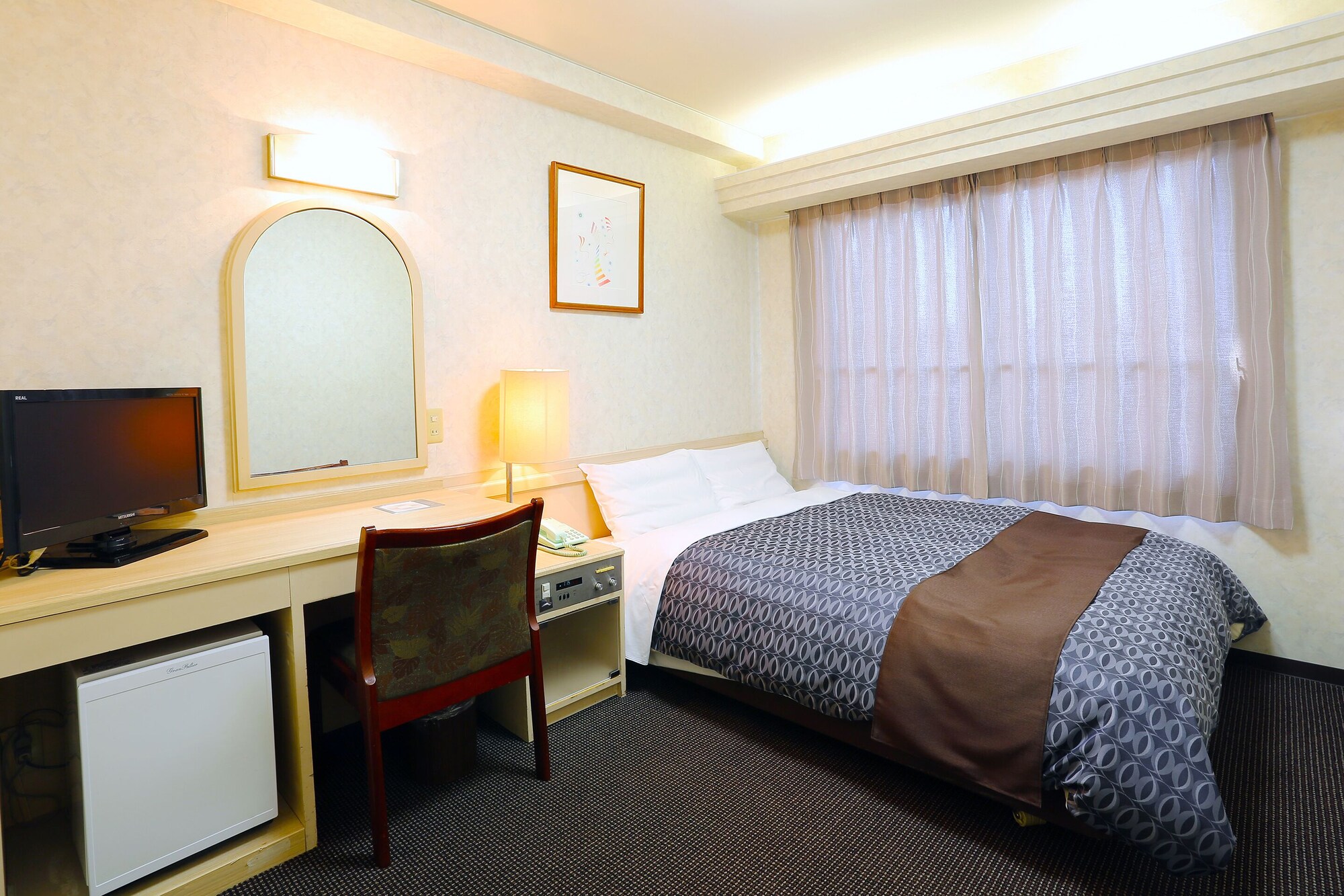 ROOM, DOUBLE BED