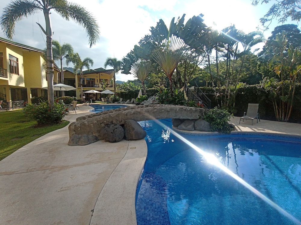 Club Del Cielo 36/39