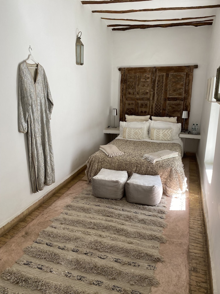 SUPERIOR, DOUBLE BED