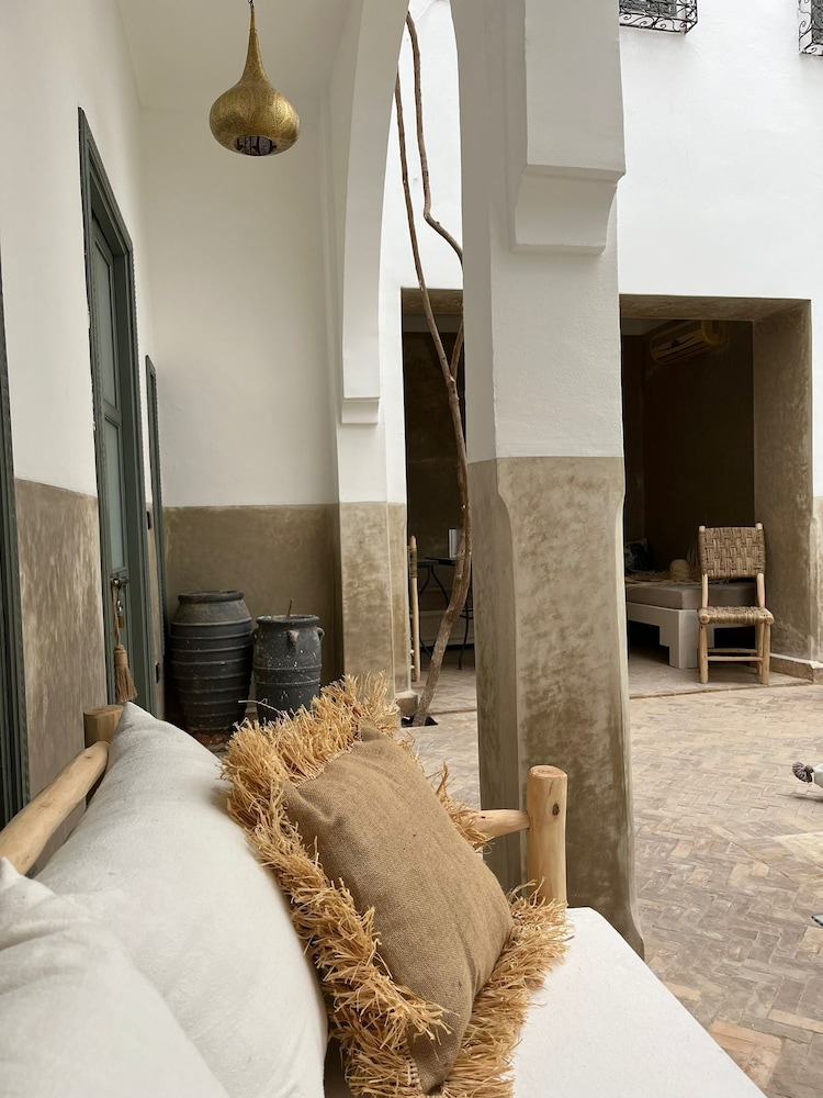Riad Begonville 27/54