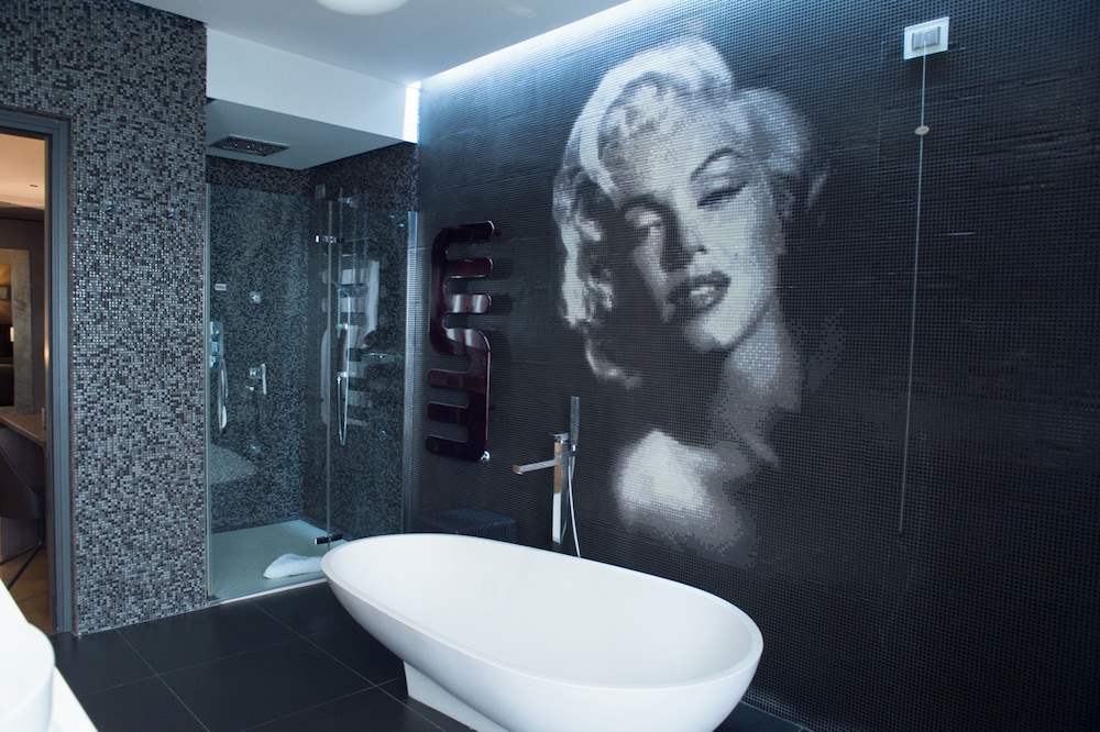 Divina Luxury Hotel 54/55