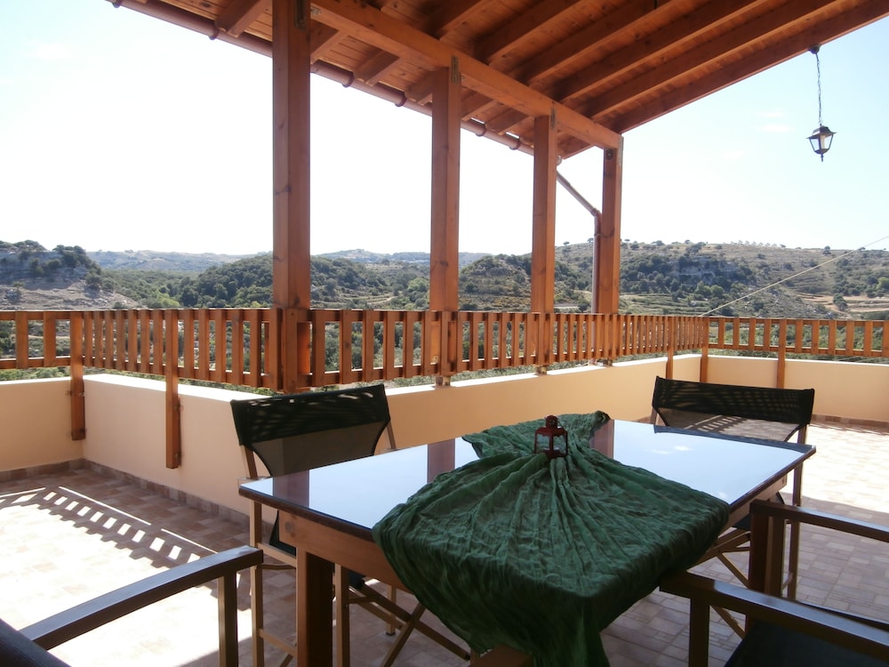 Stratos Villas 19/37