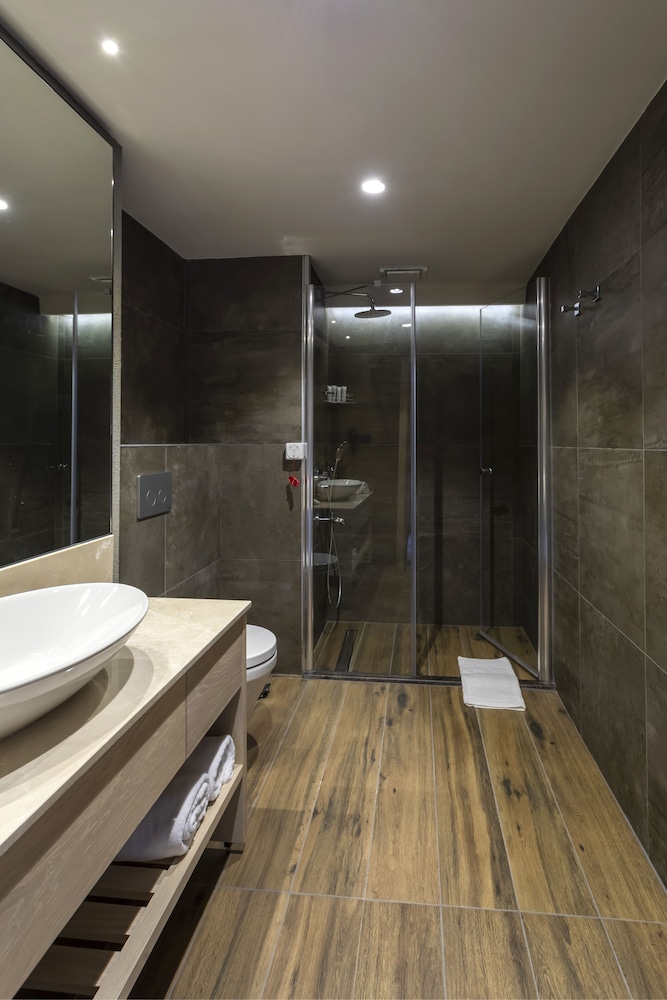 Hancioglu Camburnu Orman Evleri & Hotel 24/50