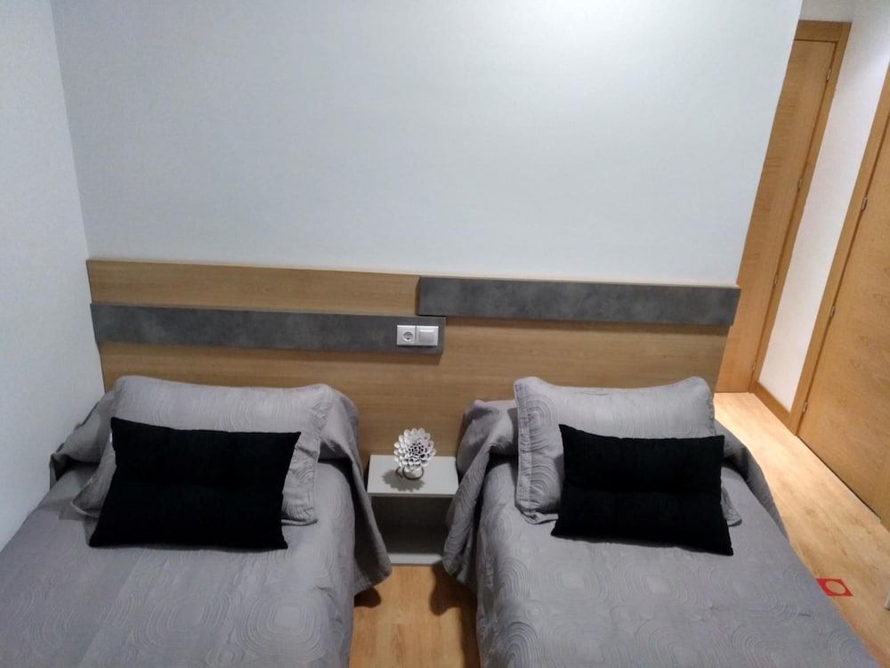Hostal Rioja Condestable 35/48