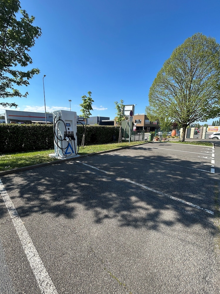 greet Hotel Belleville en Beaujolais A6 42/50