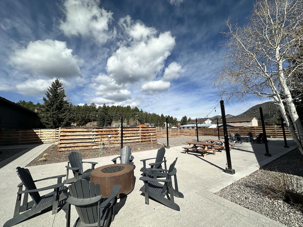 Wolf Creek Lodge, BW Signature Collection 50/71
