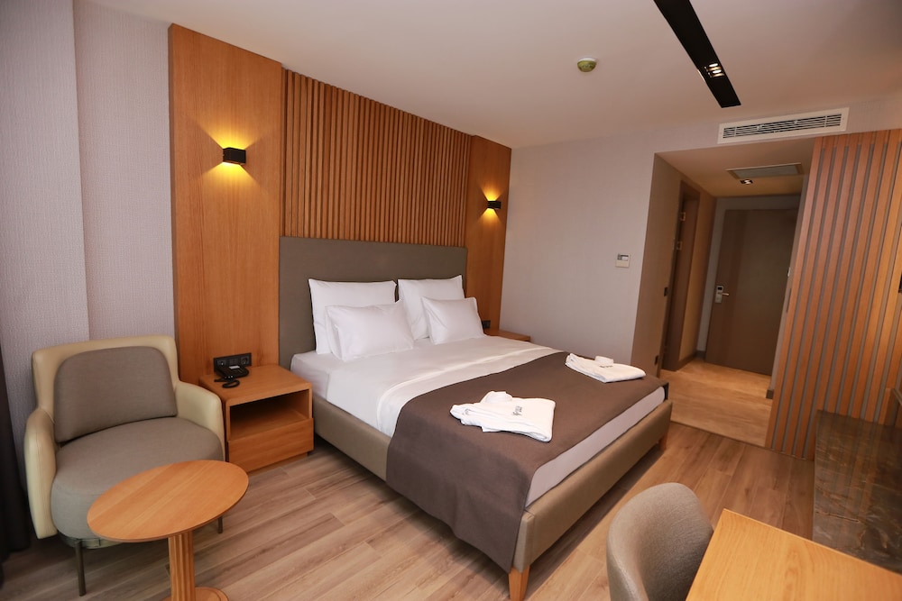 Pikola Otel 6/15
