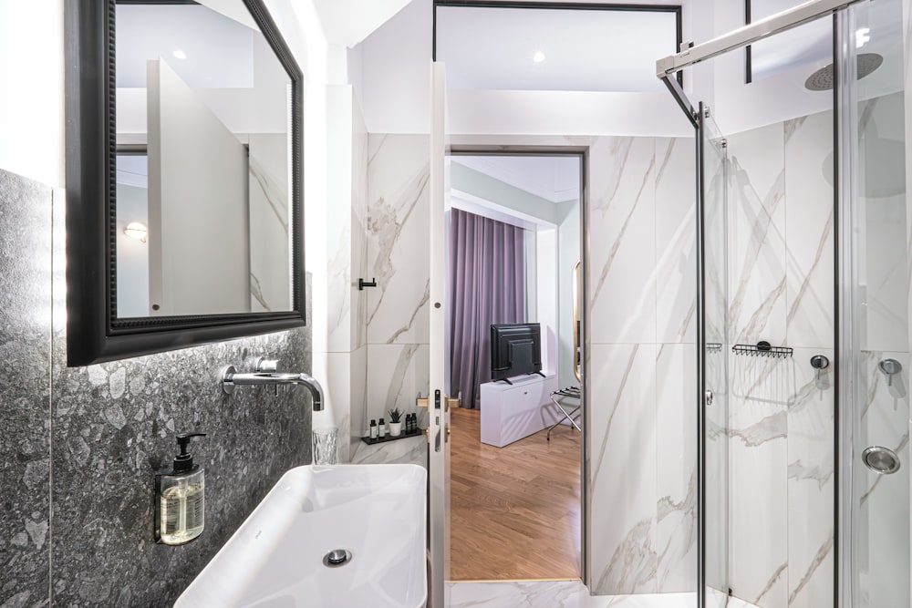 Elegant, Queen Bed، Belle Epoque Suites Athens 2/2