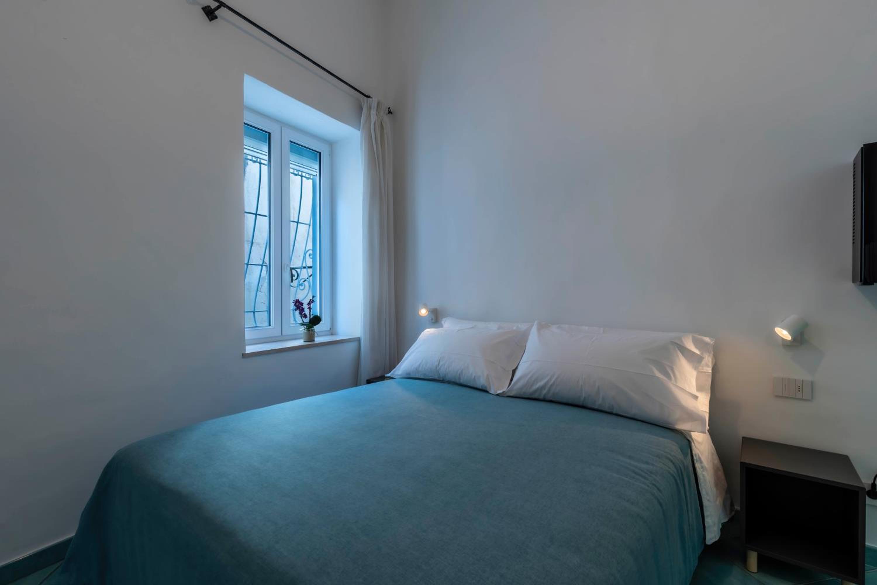 BASIC, DOUBLE BED