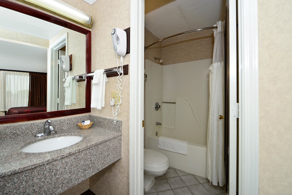 Days Inn by Wyndham Columbia Kentucky 14/52