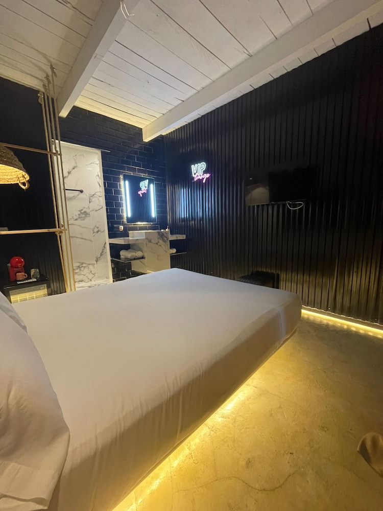 PAIISE Hotels 20/58
