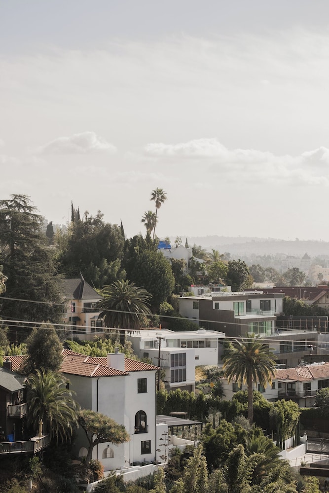 Hollywood Hills Hotel 48/55