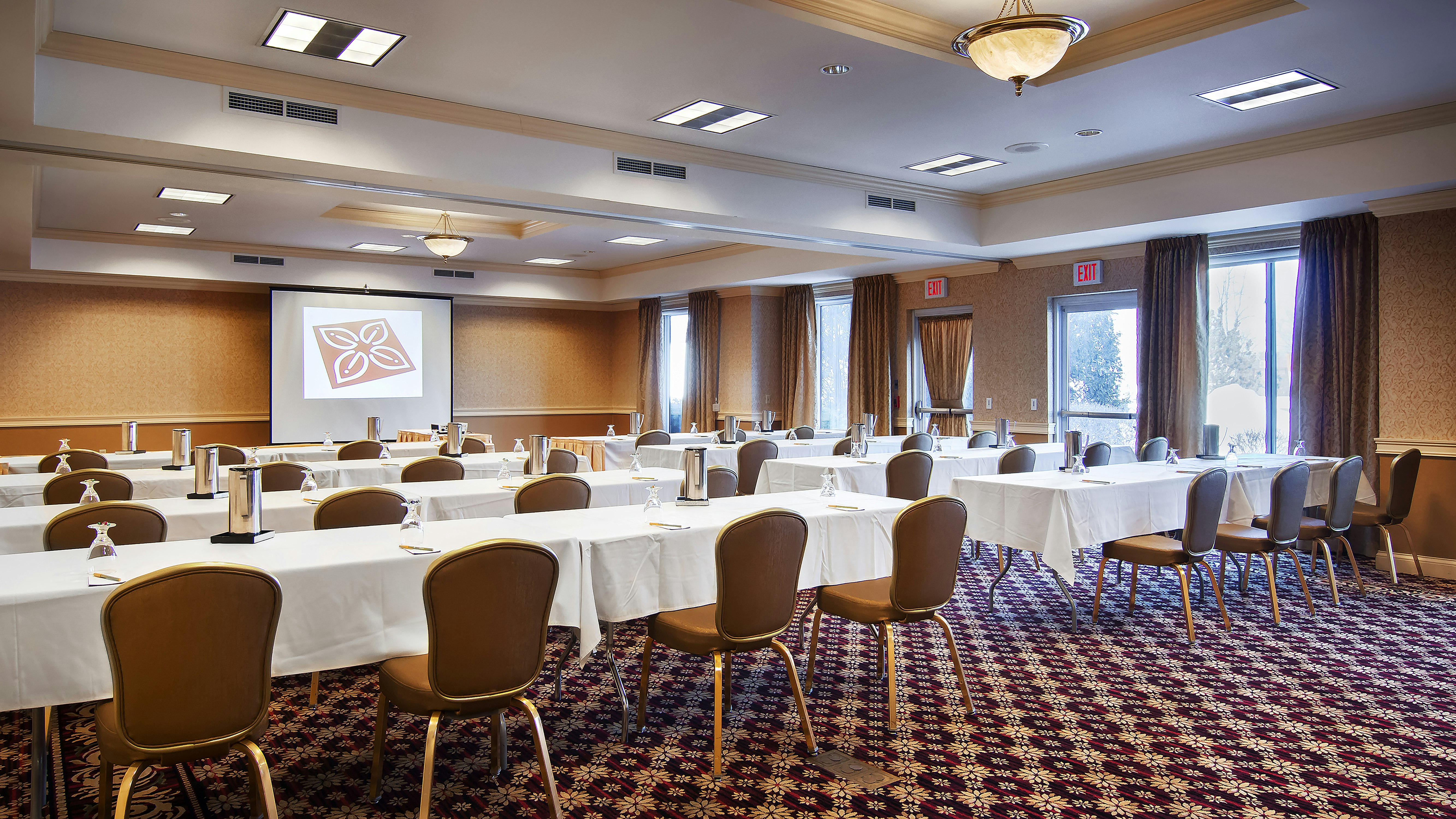 Hilton Garden Inn Milwaukee Northwest Conference Center 27/43