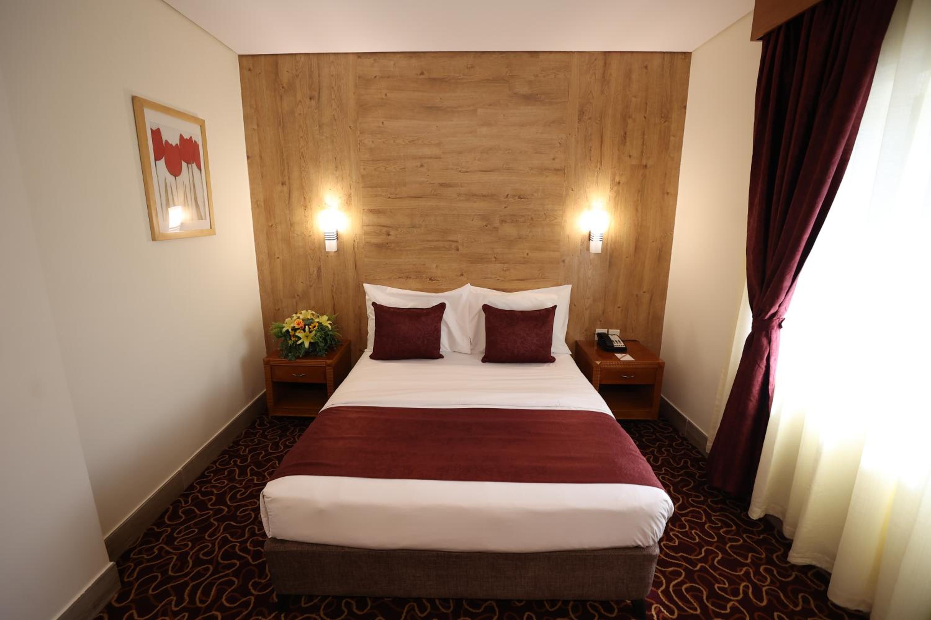 غرفة سوبيريور بسرير مزدوج، GENEVA HOTEL 2/10