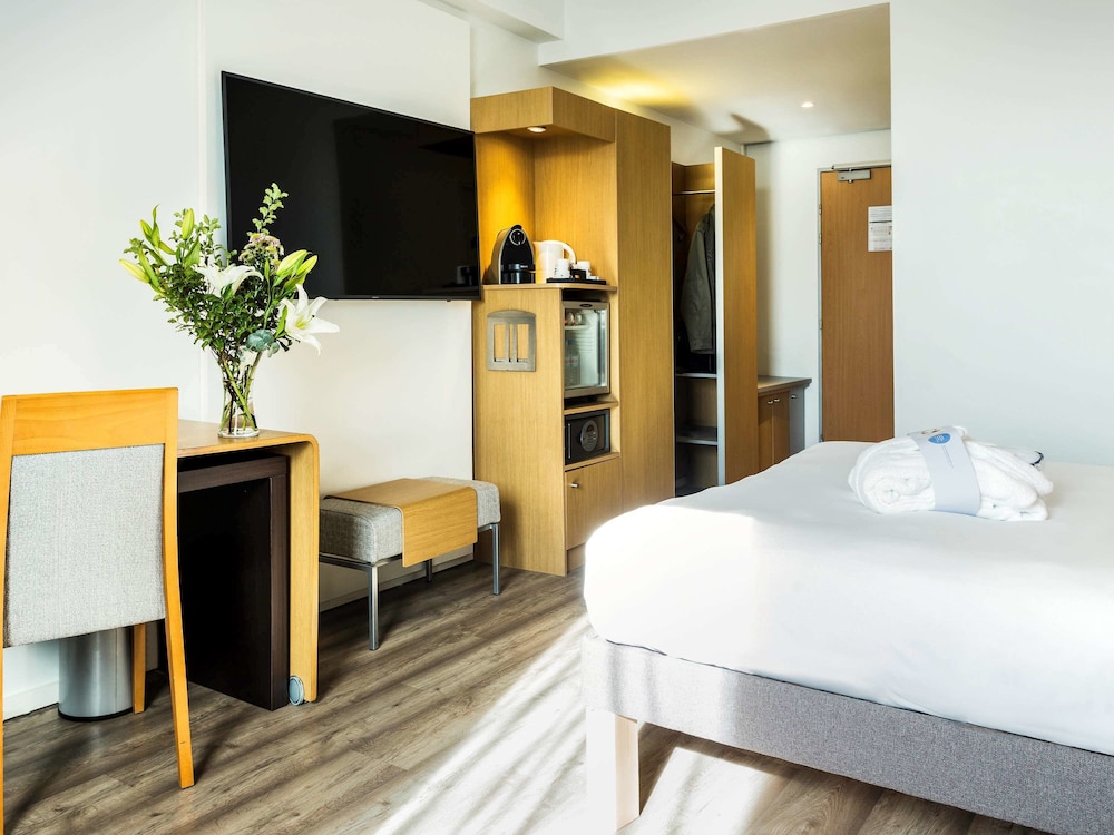 Novotel Sevilla 24/77