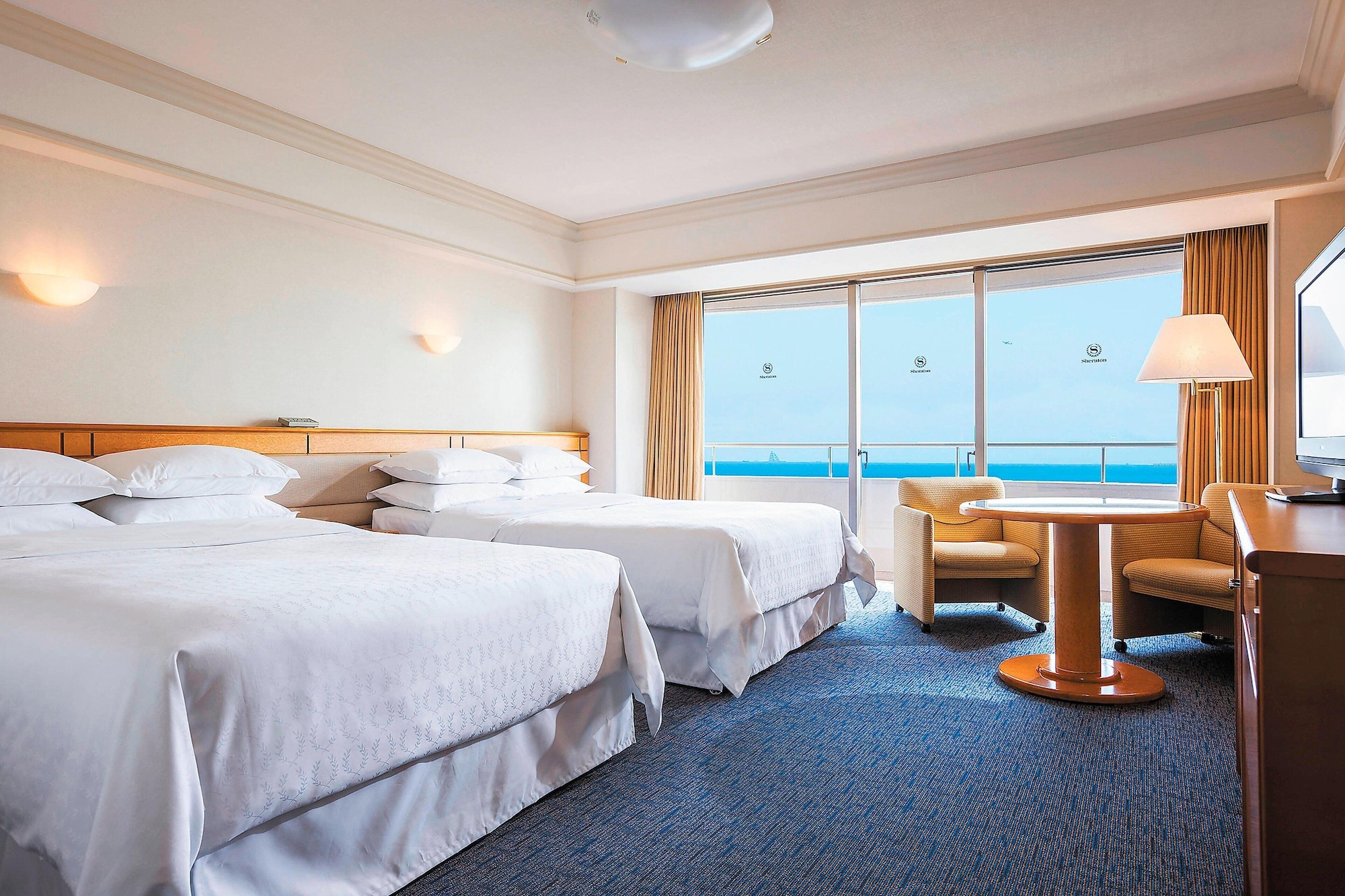 Grand, Twin Beds, Disney or Bay View