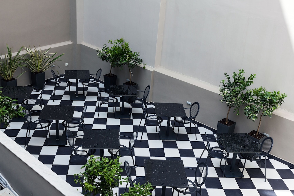 Classic Hotel by Athens Prime Hotels 34/40